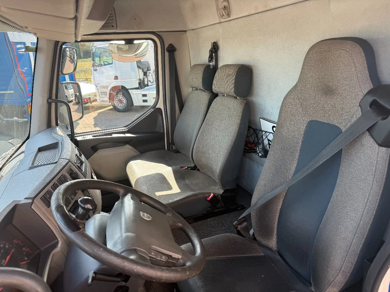 Volvo FL 2015 - FL210 4X2 Kuhlkoffer mit Carrier Supra 550 / LBW / AHK Bild 17