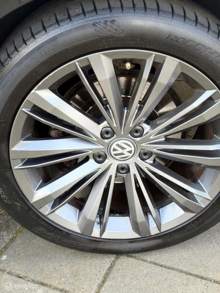 Volkswagen Passat 2015 - 1.8 TSI Highline DSG | Full Options | PANO zdjecie 35
