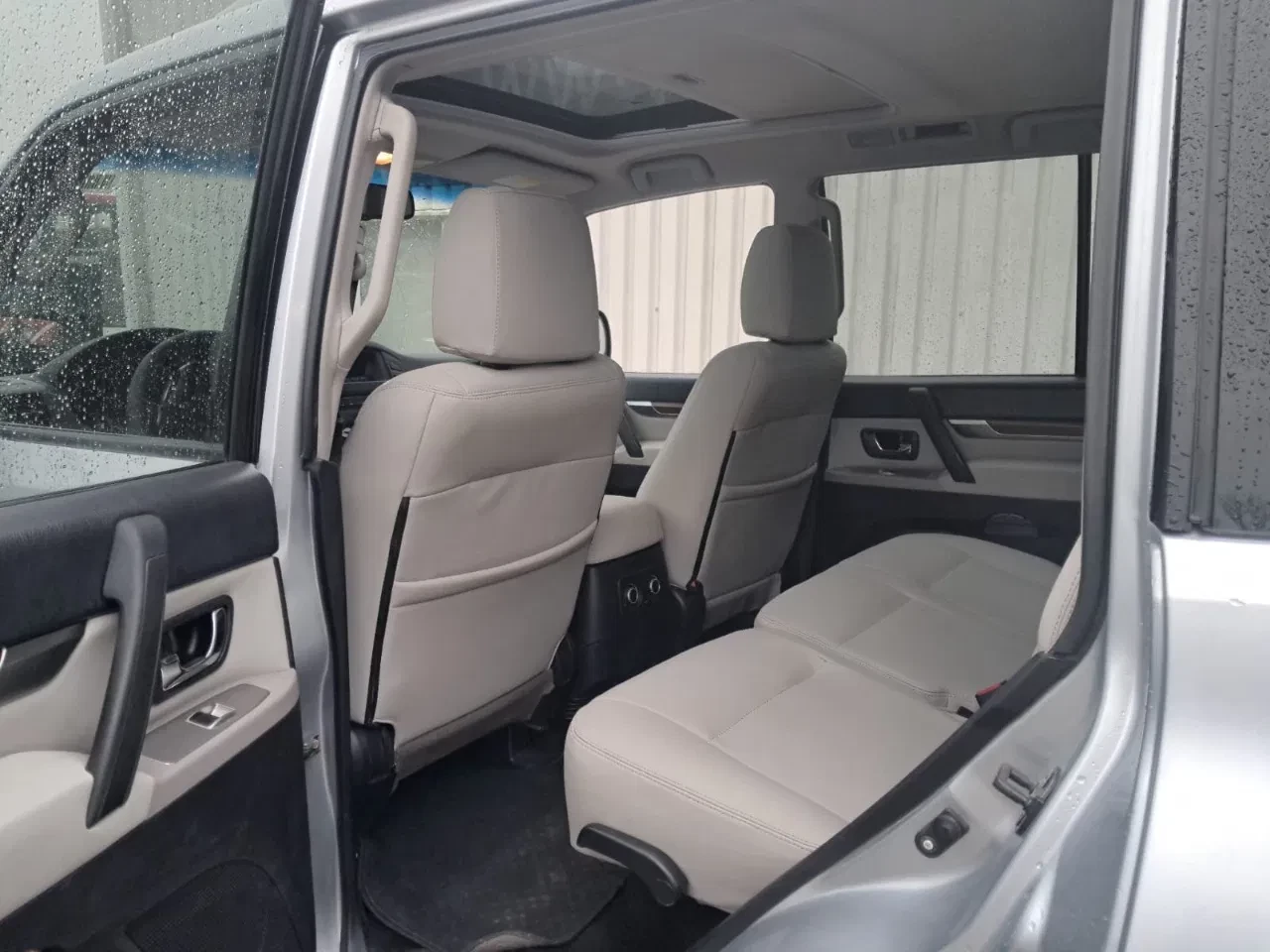 Mitsubishi Pajero 2008 - GLS 3.5 - V6 , 4x4 , 7 Pers., Full Option obrázek 13