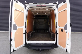 Volkswagen Crafter 2021 - 180pk Automaat 4x4 4Motion L3H3/L2H2 Apple Carplay Trekhaak Camera Parkeersensoren Navigatie Cruise control Imperiaal image 3 thumbnail