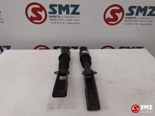 Mercedes-Benz N/A 2013 - Occ set schokdempers cabinevering Mercedes obrazek 1