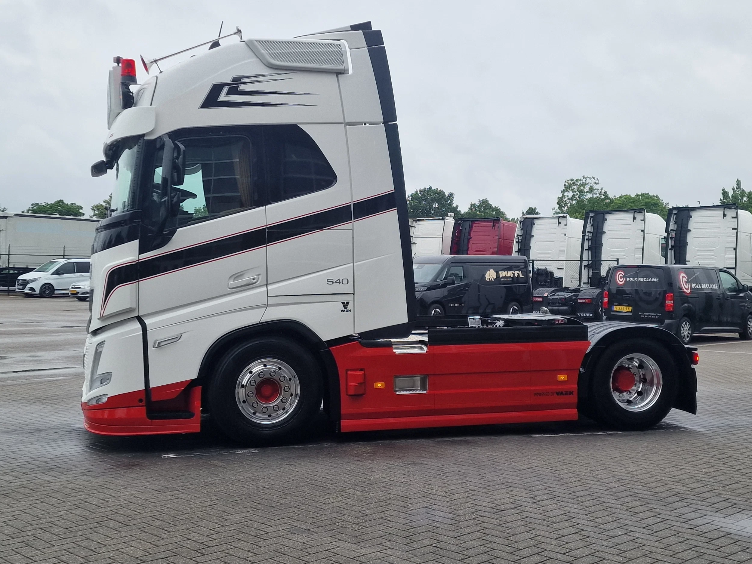Volvo FH 2026 - 540 Aero Globetrotter XL 4x2 - New - Full spec - Show Truck - BUFFL interior - Retarder - I parkcool - Full air immagine 5