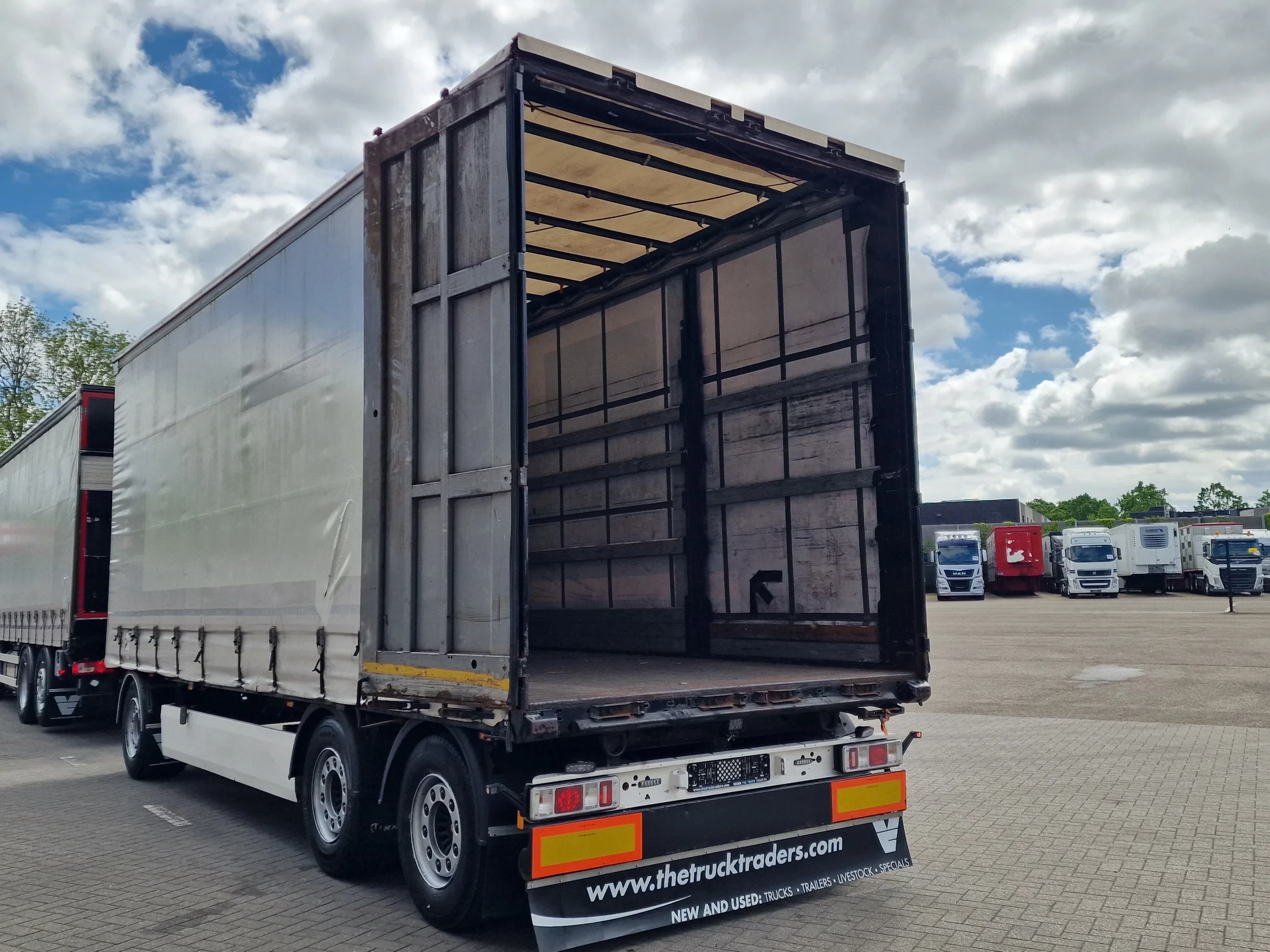 Krone 2015 - 3 axle trailer - SAF Axle - obrázek 7