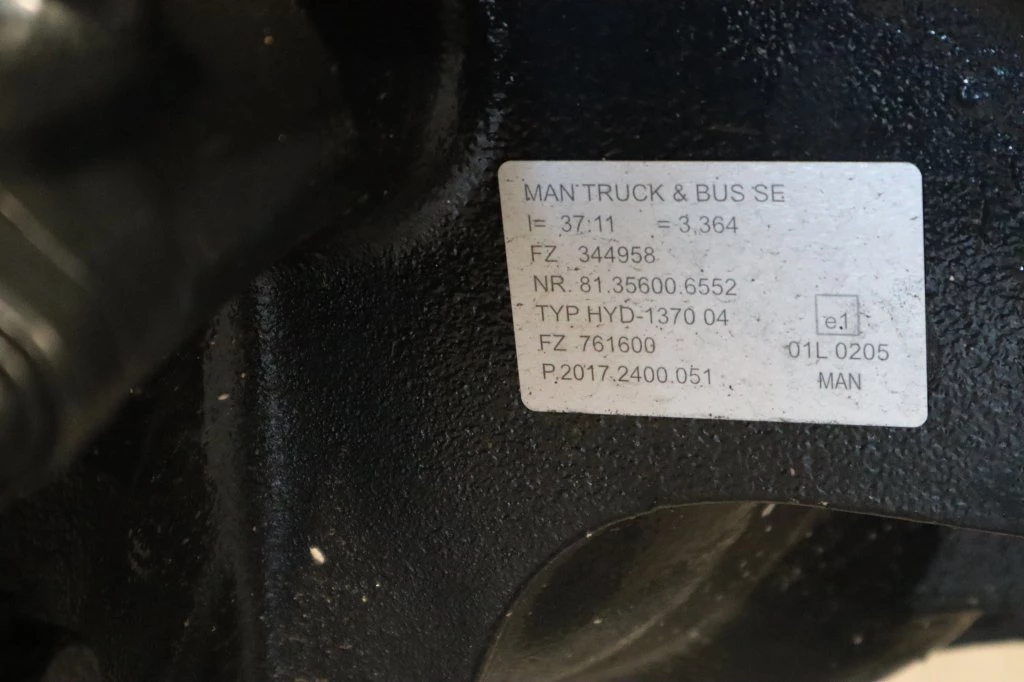 MAN 2024 - HYD-1370-04 37/11 81.35003-7617 BRANDNEW image 5