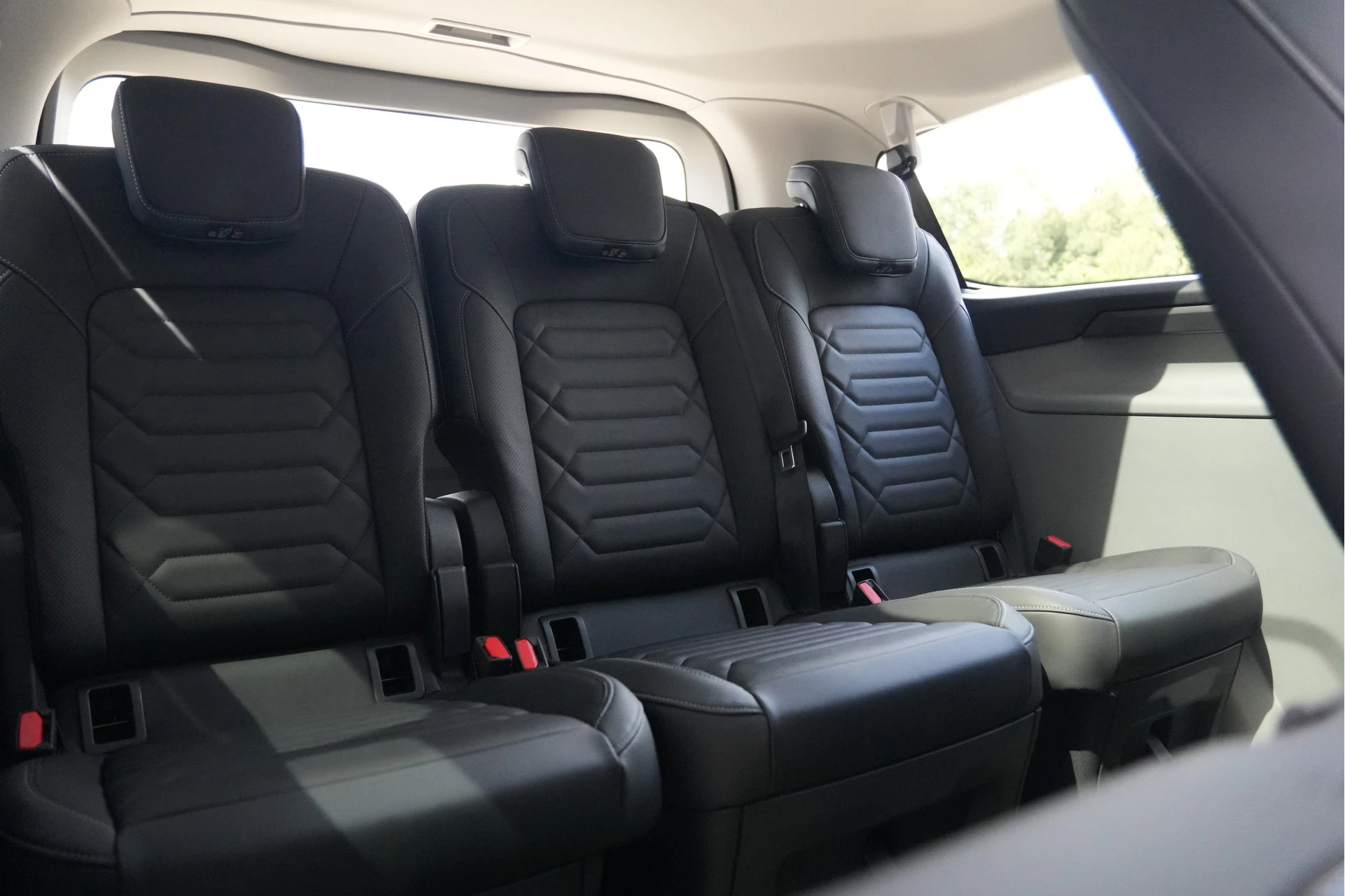 Ford Tourneo Custom 2026 - 340 2.5 PHEV L2H1 Titanium X 232pk | ACC | Pano | B&O | Elek. schuifdeuren | 360 camera | Elek-Trekhaak | Prijs excl. BTW | Rijklaar obrázek 47