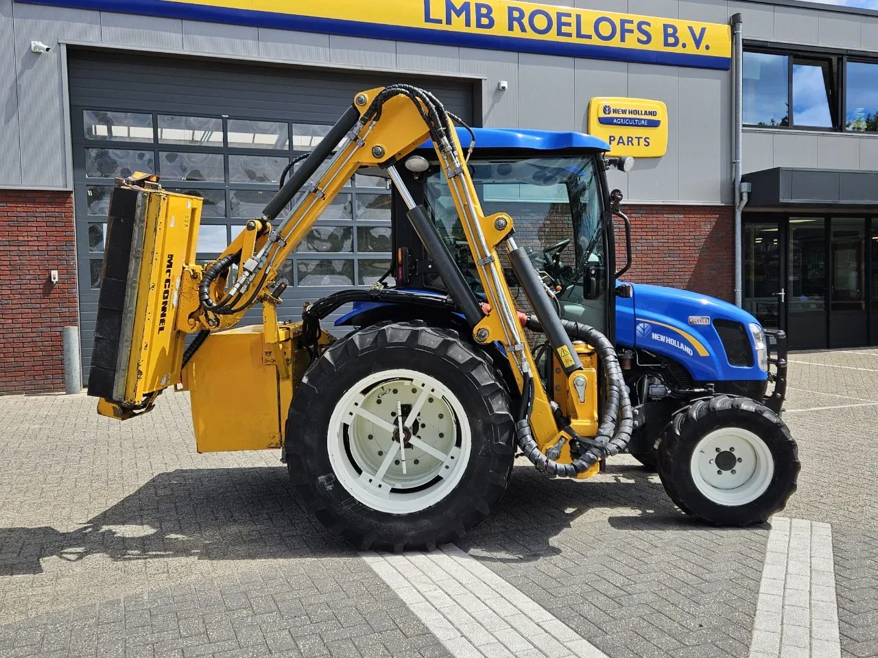 New Holland 2003 - Boomer 3050 met Bos Maaiarm afbeelding 3