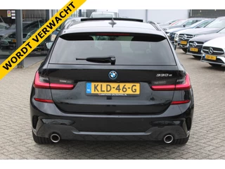 BMW 3 Series 2022 - Touring 330e High Executive M-SPORT PANORAMADAK MEMORY KEY-LESS CAMERA CARPLAY bild 4