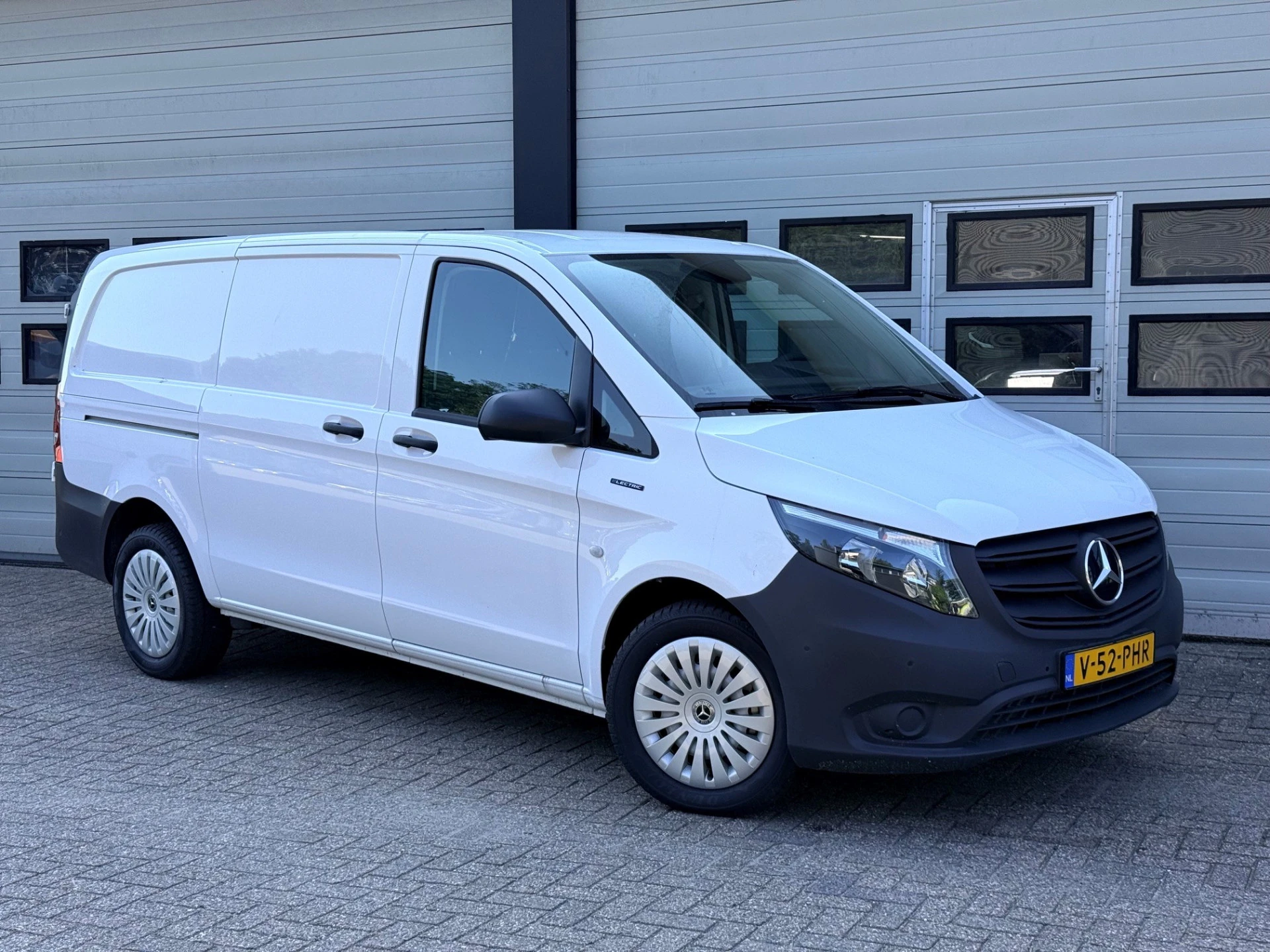 Mercedes-Benz eVito 2025 - 66 kWh 261 km WLTP Snelladen - L2 Lang - Apple Carplay - Betimmerd afbeelding 2