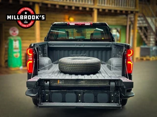 Chevrolet Silverado 2024 - High Country Black Edition 6.2 V8 420 PK obrazek 10