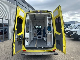 Mercedes-Benz Sprinter 2017 - 319CDI L2H2 AMBULANCE AUTOMAAT V6 MOTORSCHADE immagine 8