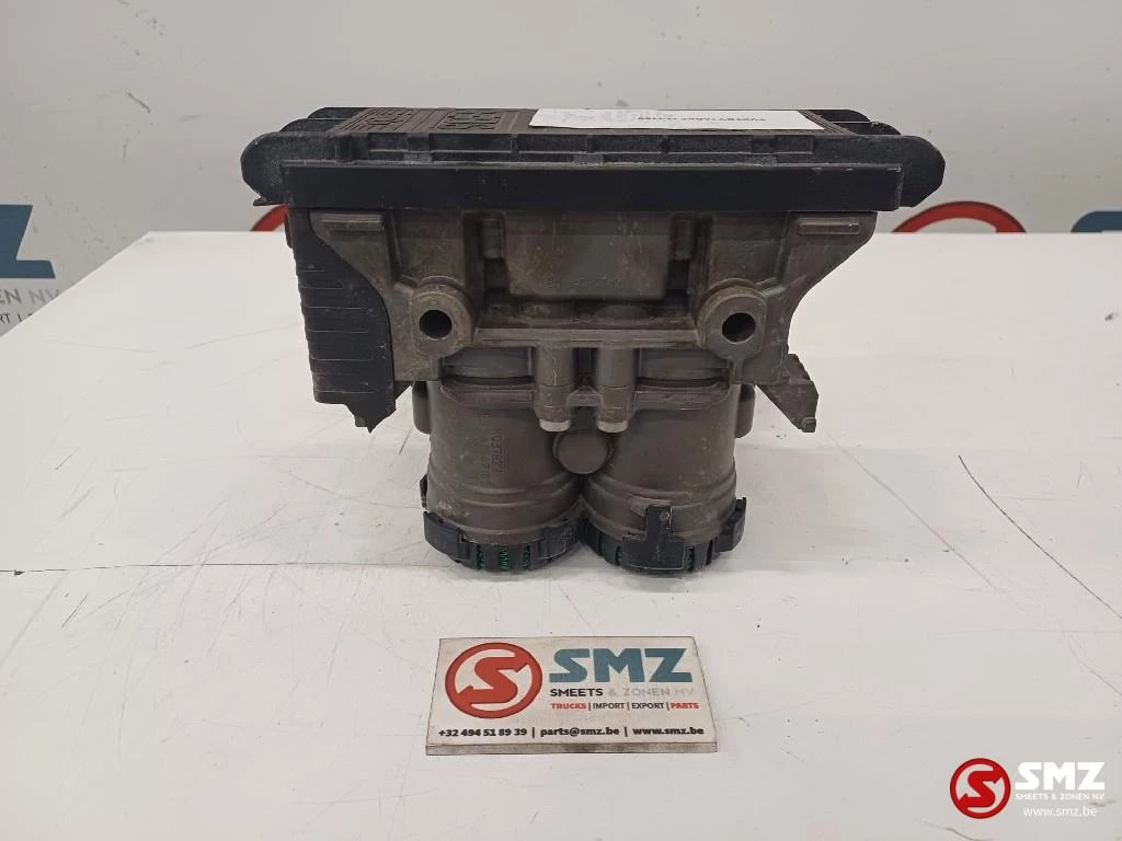 Volvo 2018 - Occ EBS achterasmodulator Volvo afbeelding 1