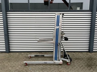 Genie 2013 - SLC-24 Materiaallift kanaallift for sale