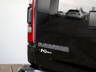 Dodge Ram 1500 2021 - 5.7 V8 4x4 Crew Cab Laramie obrazek 12