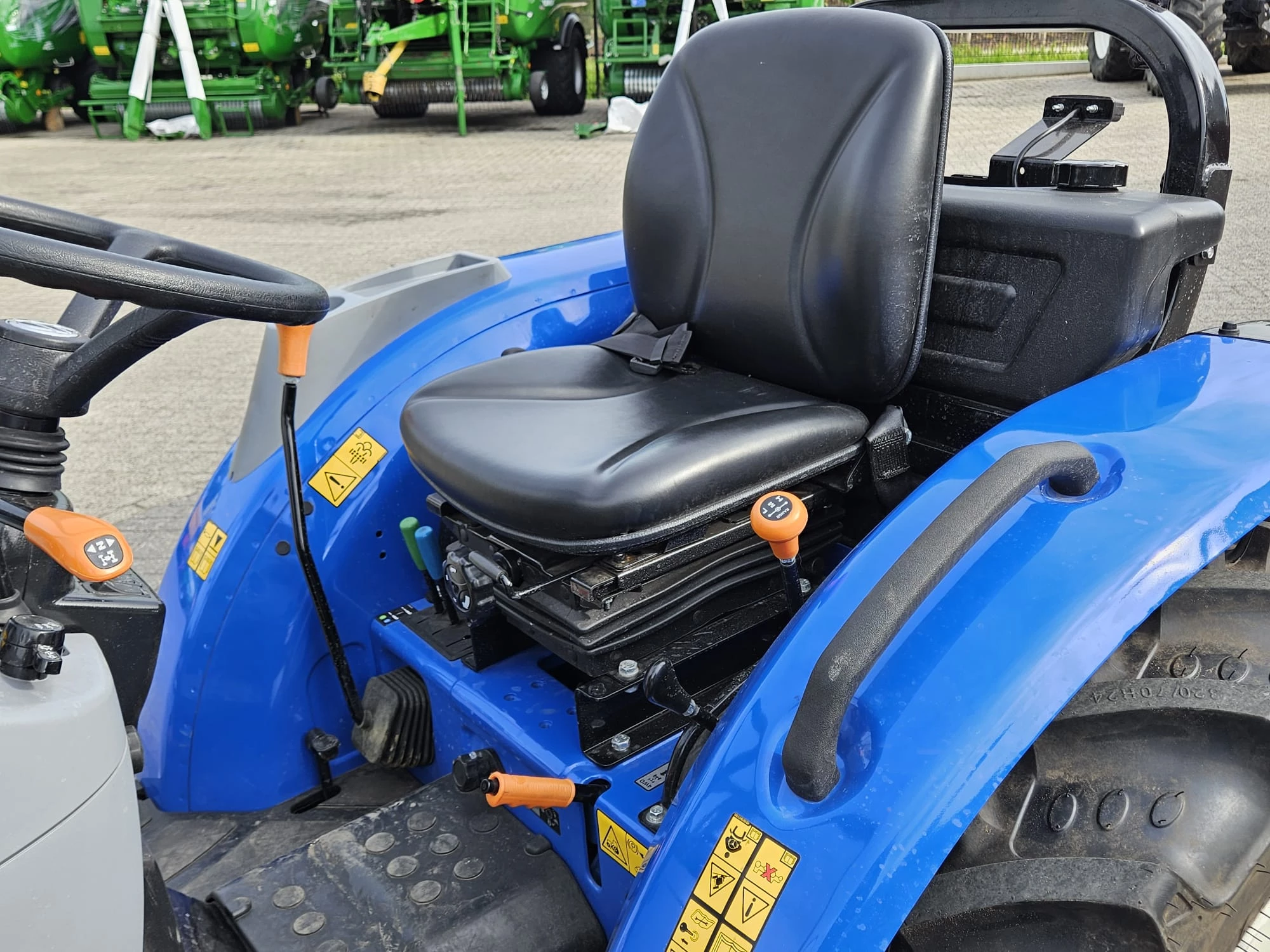 New Holland 2022 - Boomer 35 image 22