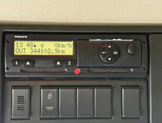 Volvo FM 410 2018 - EURO 6 VOL LUCHTGEVEERD 2XTANKS 106 CM SCHOTEL HOOGTE 345.000 KM IN SUPER CONDITIE zdjecie 10