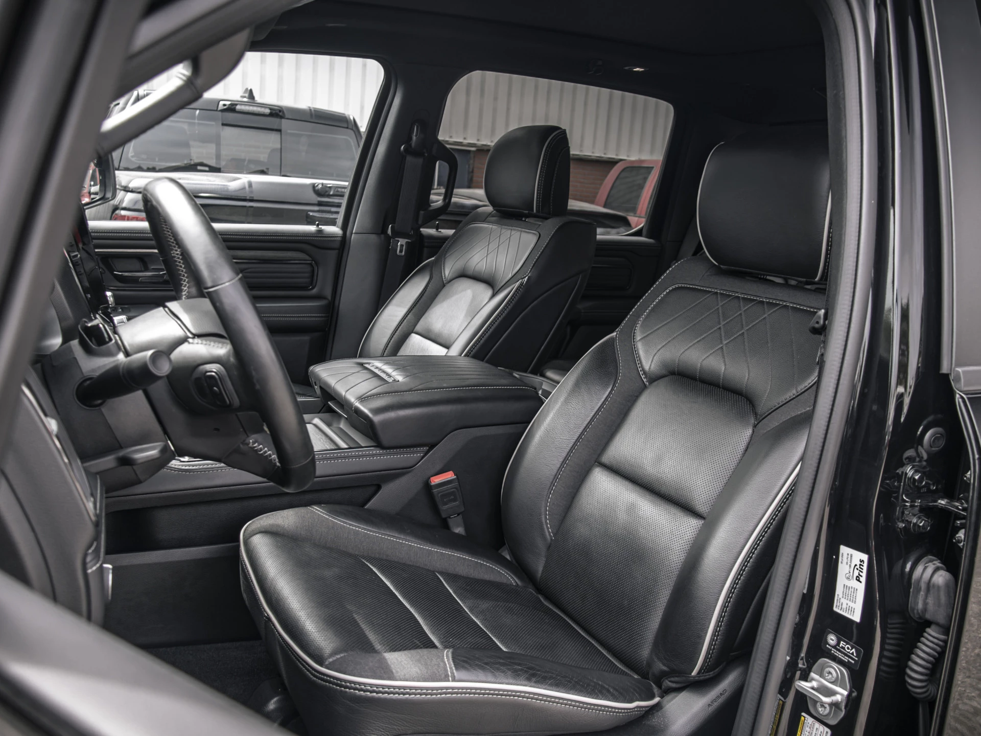 Dodge Ram 1500 2024 - Limited Night Hurricane | 3.0L High Output 540pk 4x4 Crew Cab image 13