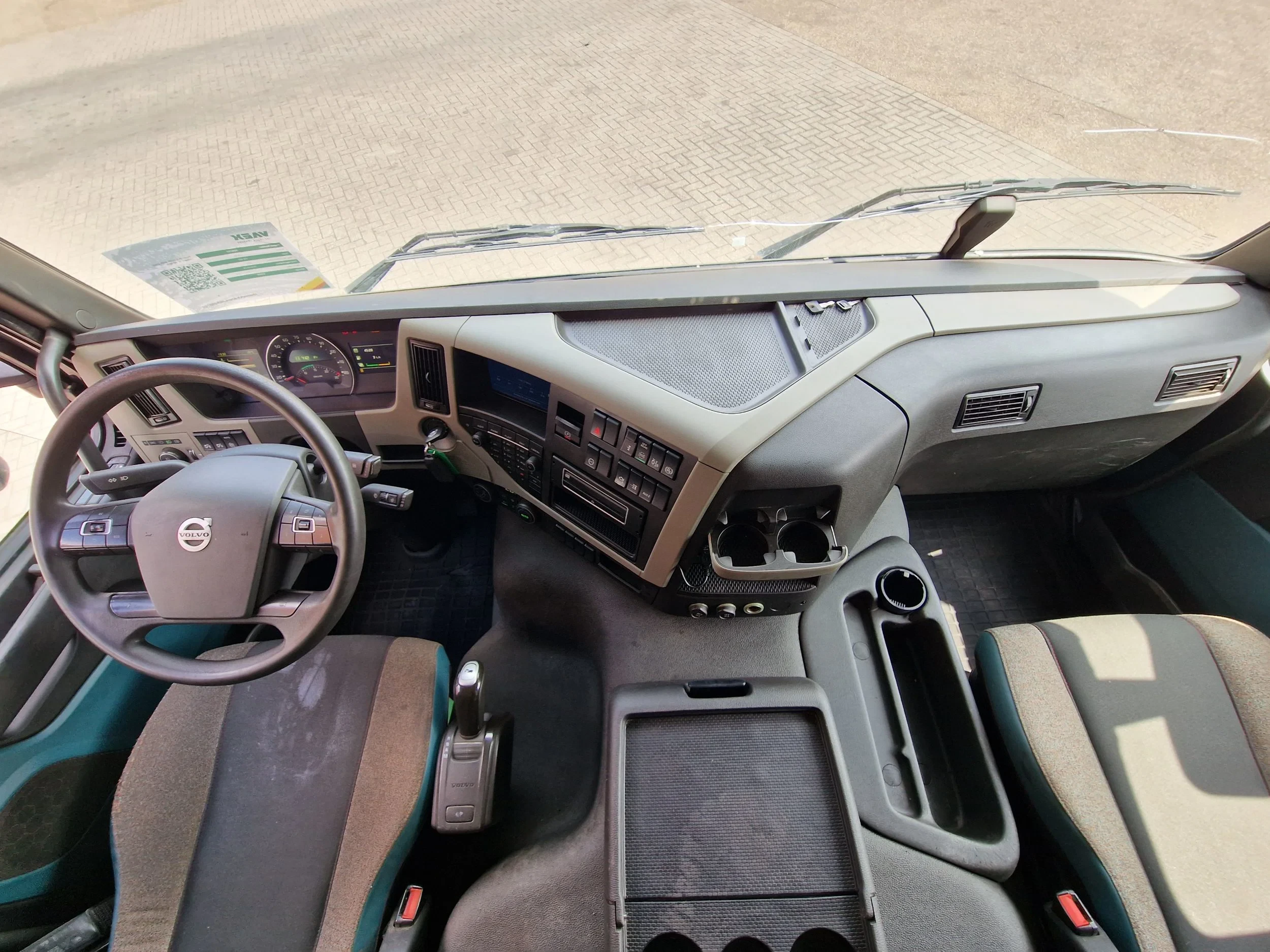 Volvo FM 420 2016 - 4x2 - Full air - WB 430 - Euro 5 - Skiploader afbeelding 17