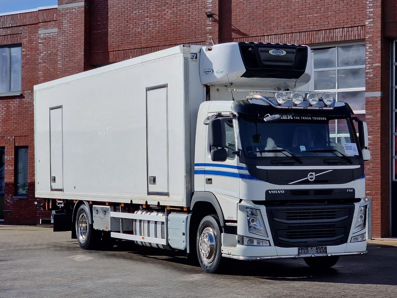 Volvo FM 2016 - 330 4x2 - Carrier Supra 1250 MT - Loadlift - Full air afbeelding 1