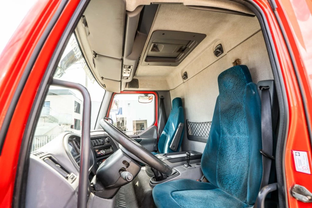 DAF 2006 - LF 55.180 +DHOLLANDIA 2.5T. obrázek 14