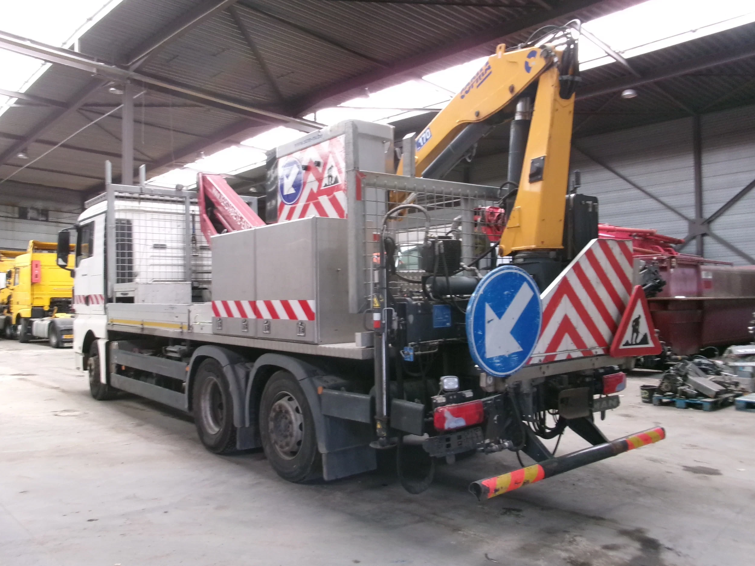 MAN TGX 2010 - 26.400 6X2 + CRANE + LIFT ENGINE BROKE afbeelding 5
