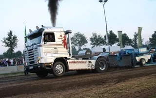 Scania 113 1996 - HELE DIKKE VETTE TREKKERTREK VRACHTWAGEN Truckpulling obrazek 1