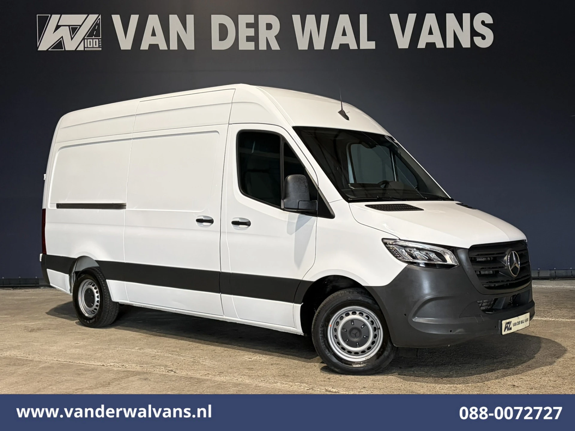 Mercedes-Benz Sprinter 2024 - 317 CDI 170pk L2H2 Euro6 Airco | Camera | Navigatie | Apple Carplay | LED | Stoelverwarming afbeelding 1