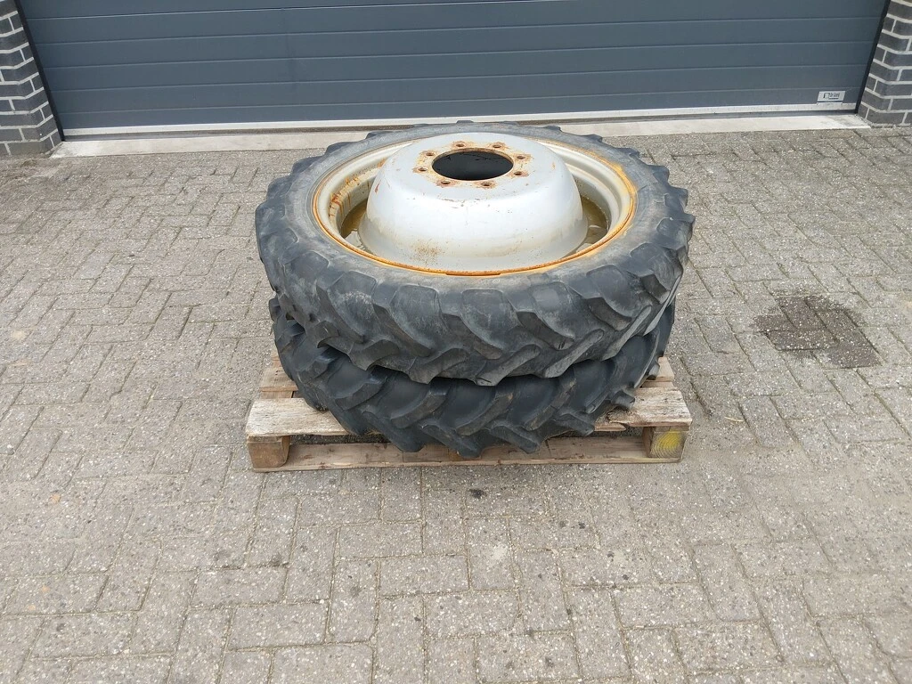 Case Cultuurwielen 9.5 R32 230/95 R32 ZF Steek obrázek 1