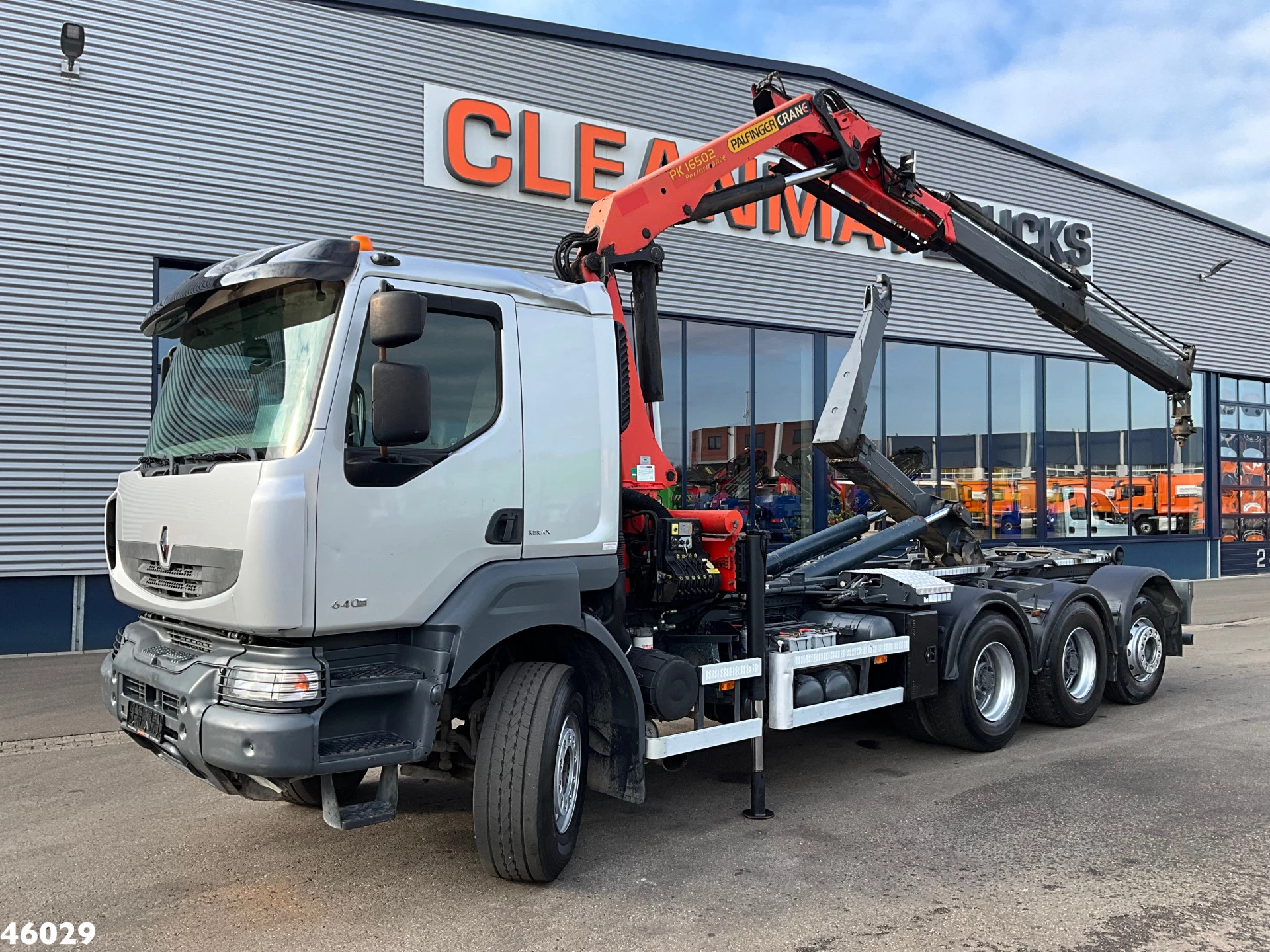 Renault Kerax 460 8x4 Palfinger 16 Tonmeter laadkraan 2012 afbeelding 1