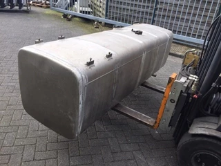 MAN N/A - 1100 LITER FUEL TANK 240X70X70 CM imagen 2