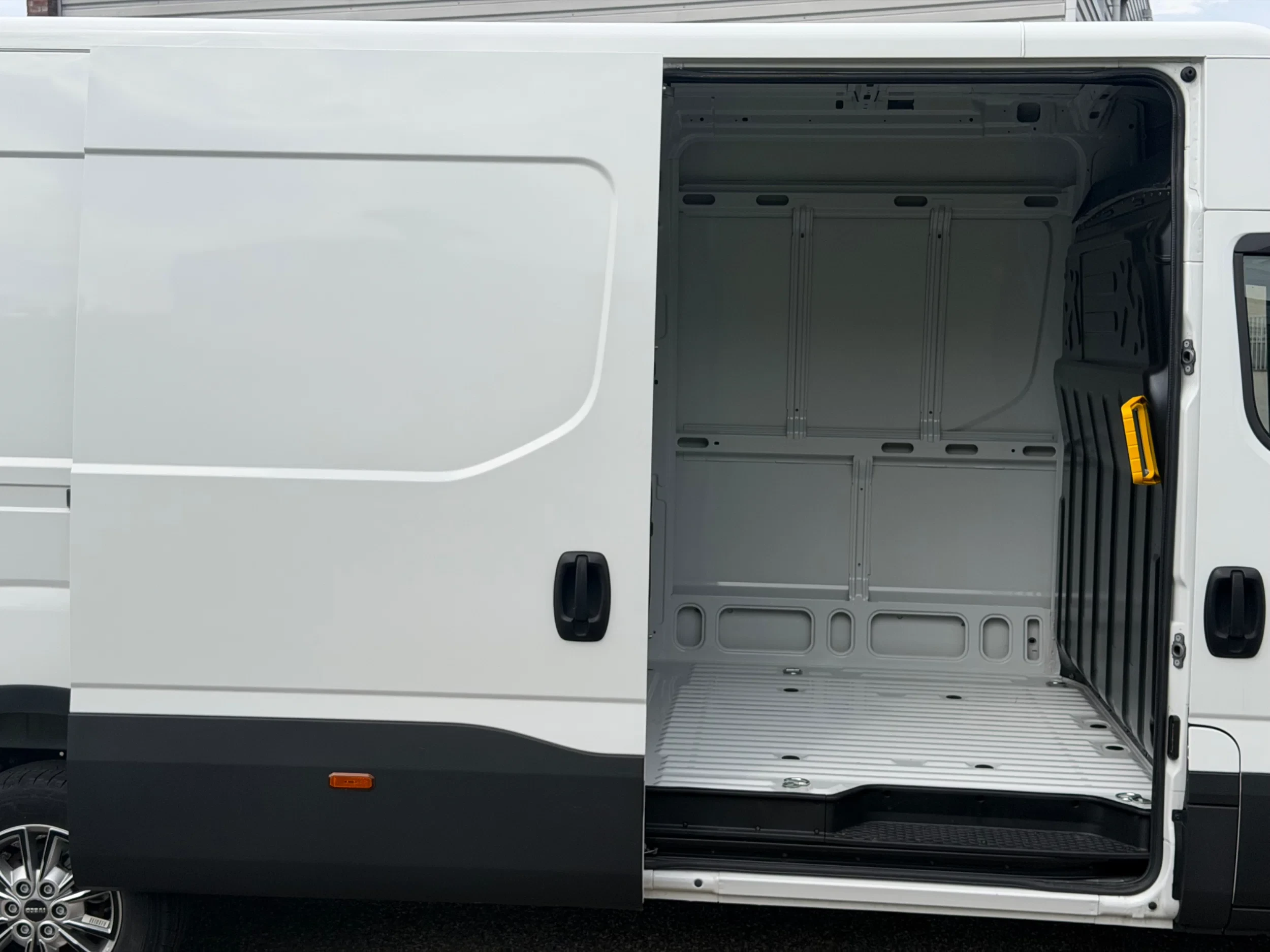 Iveco Daily 2024 - 35S18 L4H2 Automaat Airco Navi Cruisecontrol BPM VRIJ afbeelding 11