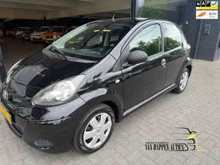 Toyota Aygo 2011 - 1.0-12V Now bild 1