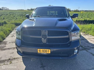 Dodge Ram 1500 2014 - Sport Crew Cab 4x4 obrazek 2