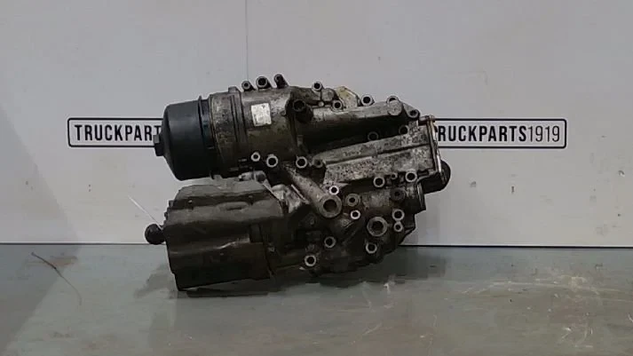 MAN - Engines & Parts Olie module afbeelding 1