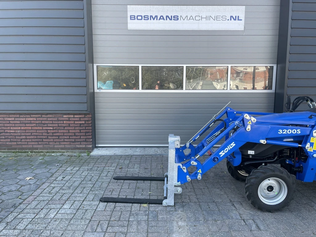 Combi Palletdrager / Palletvork 750 kg verstelbaar voor 3-punt en voorlader Solis / Farmtrac 2026 afbeelding 1