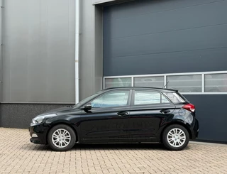 Hyundai i20 2015 - 1.2 LP i-Drive bj.2015 Airco|OH boekjes|Zeer netjes. image 2