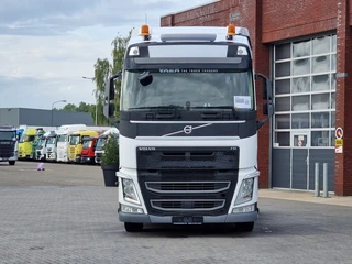 Volvo FH 2018 - 13.460 Globetrotter 4x2 - Low deck - Full air - Leather interior - Toolbox afbeelding 2 miniatuur