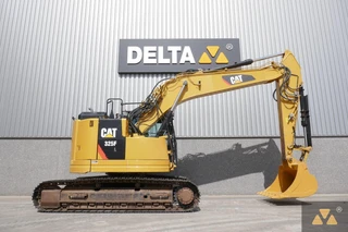 Caterpillar 2016 - 325F LCR afbeelding 2 miniatuur
