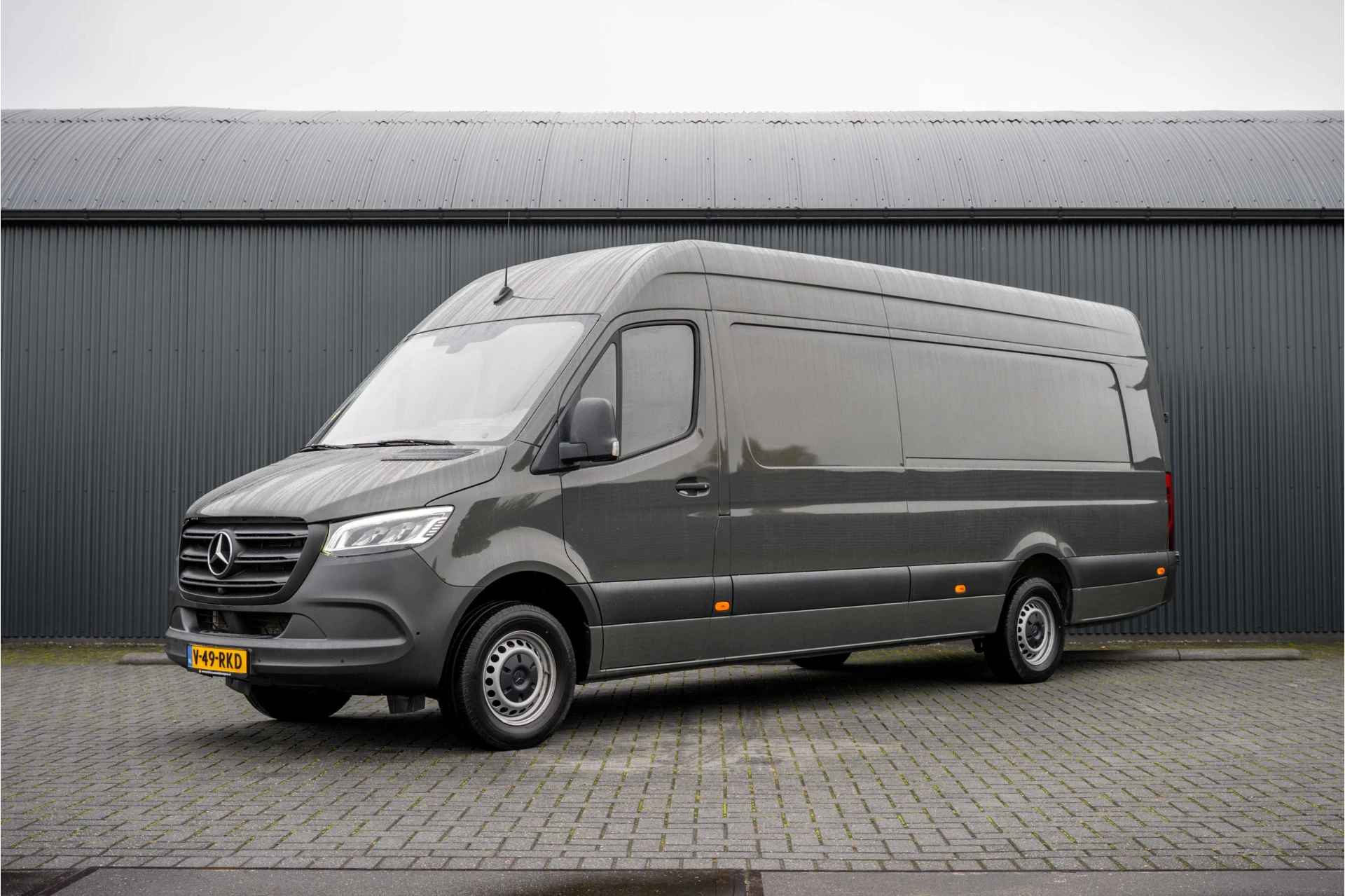 Mercedes-Benz Sprinter 2024 - 315 CDI L4H2 | LED | 360° Camera | Cruise | PDC | Mbux | 3-Zits | Climatronic afbeelding 1