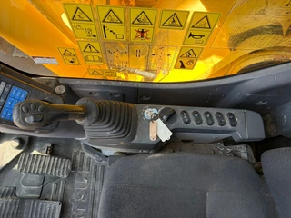 Komatsu PC228USLC-8 2012 - N/A imagem 24
