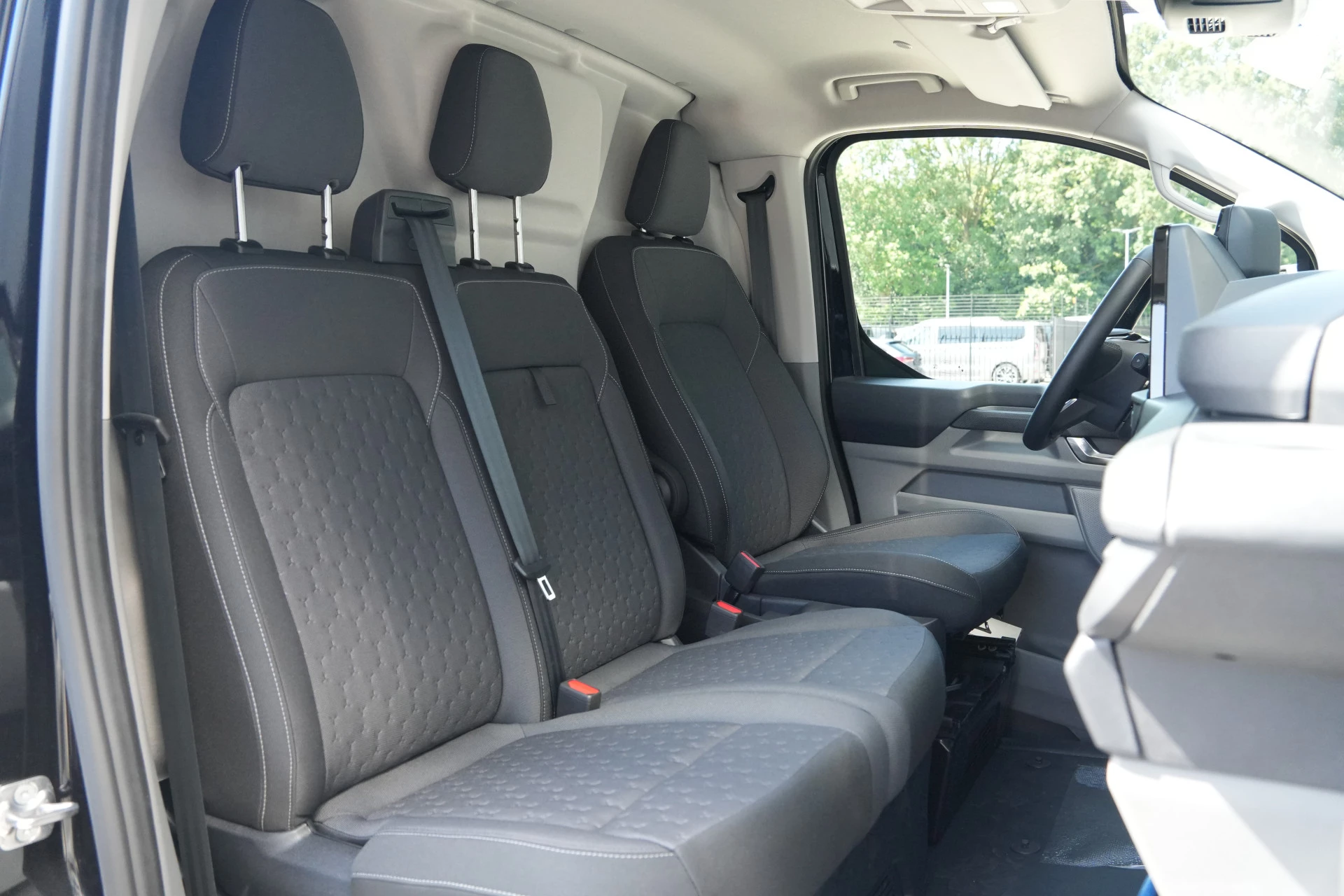 Ford E-Transit Custom 2026 - 340 L2H1 Limited 71 kWh 218pk - AGR Bestuurdersstoel - Trekhaak - ACC - B&O - Navi - Stoel/Stuurverwarming - 360 Camera - Blindspot - Rijklaar obrázek 40