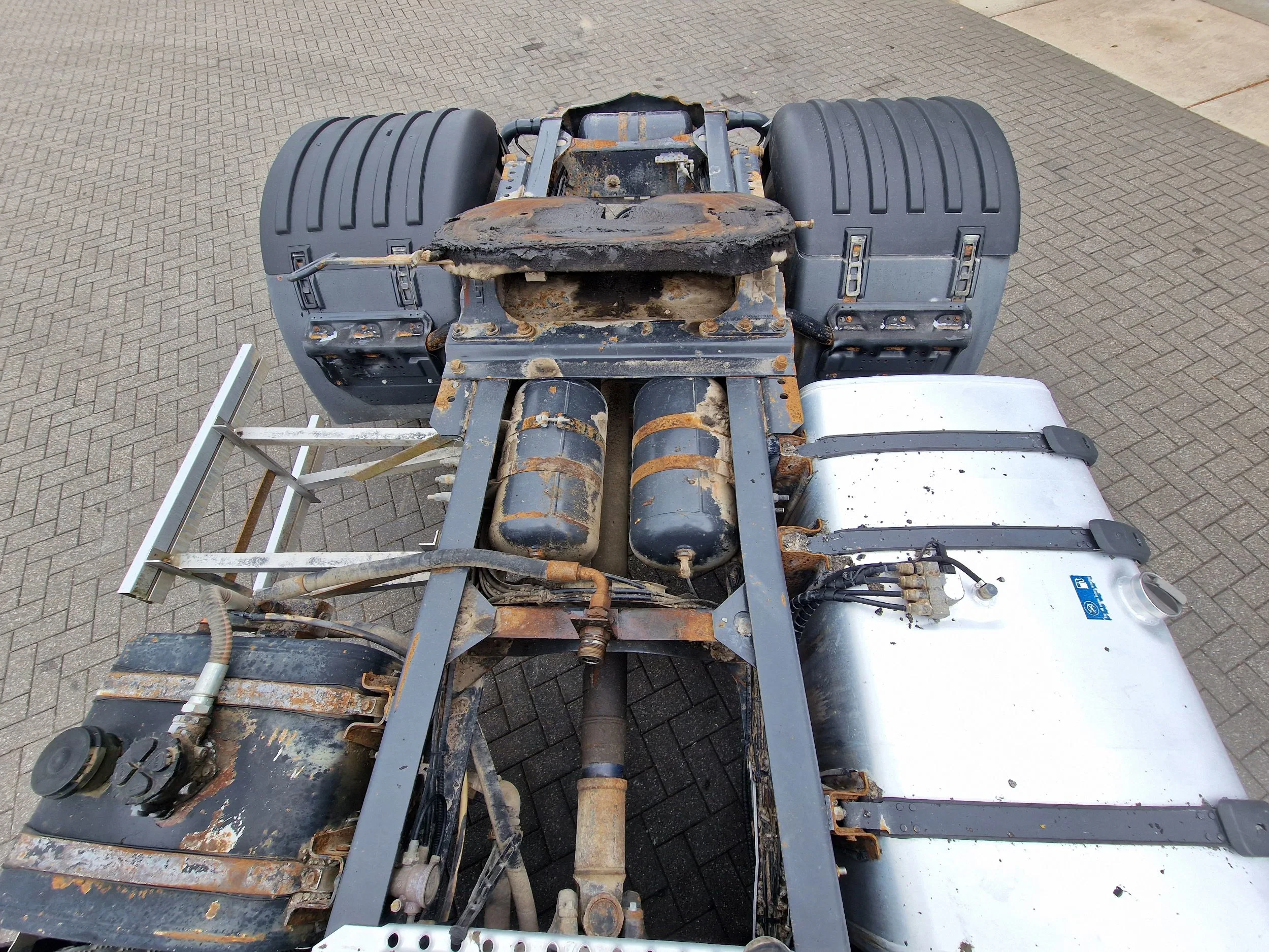 Scania P 2005 - P410 EURO3 - steal / air - manual gearbox - hydraulic afbeelding 13