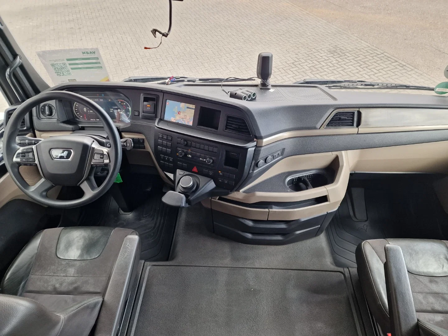 MAN TGX 2023 - 18.510 XXL 4x2 - Retarder - Night clima - Full air - Alloy - 2x tank obrázek 12