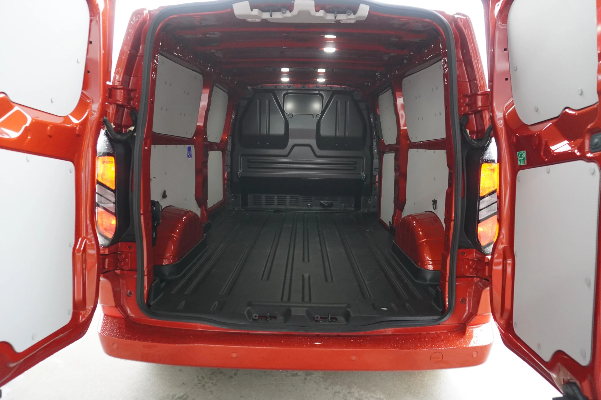 Ford Transit Custom 2024 - 320L 2.0 TDCI 136pk L2H1 Limited image 13