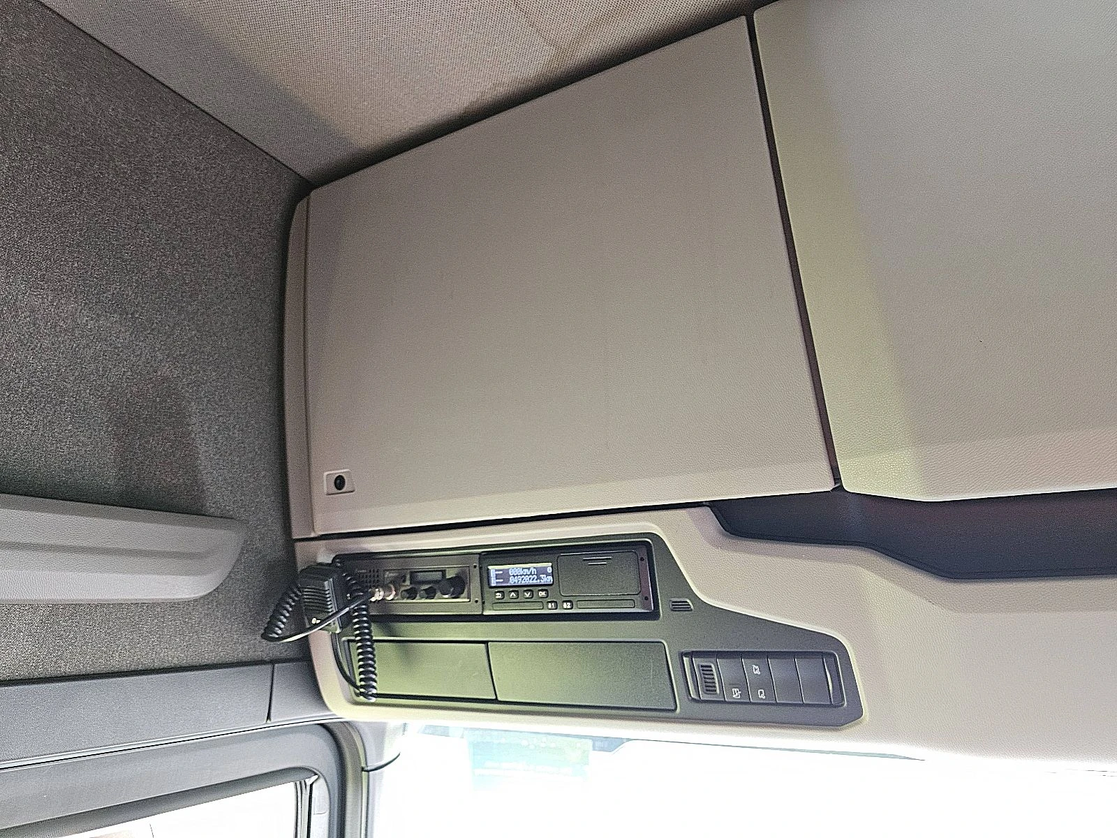 Scania R 2022 - R450 imagem 11