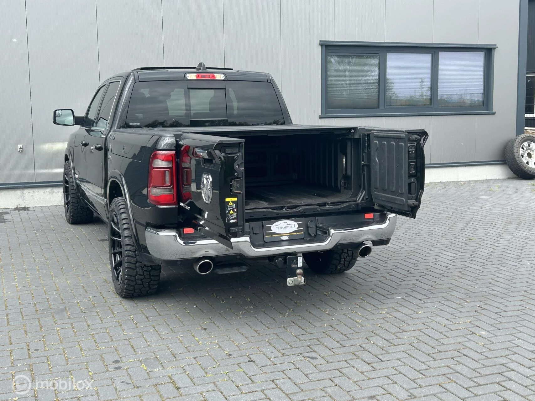 Dodge Ram 1500 2022 - 4X4 5.7 V8 4x4 Crew Cab Limited obrázek 11