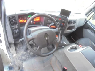 Renault D 2020 - 210 FRIGO MANUAL GEARBOX bild 8