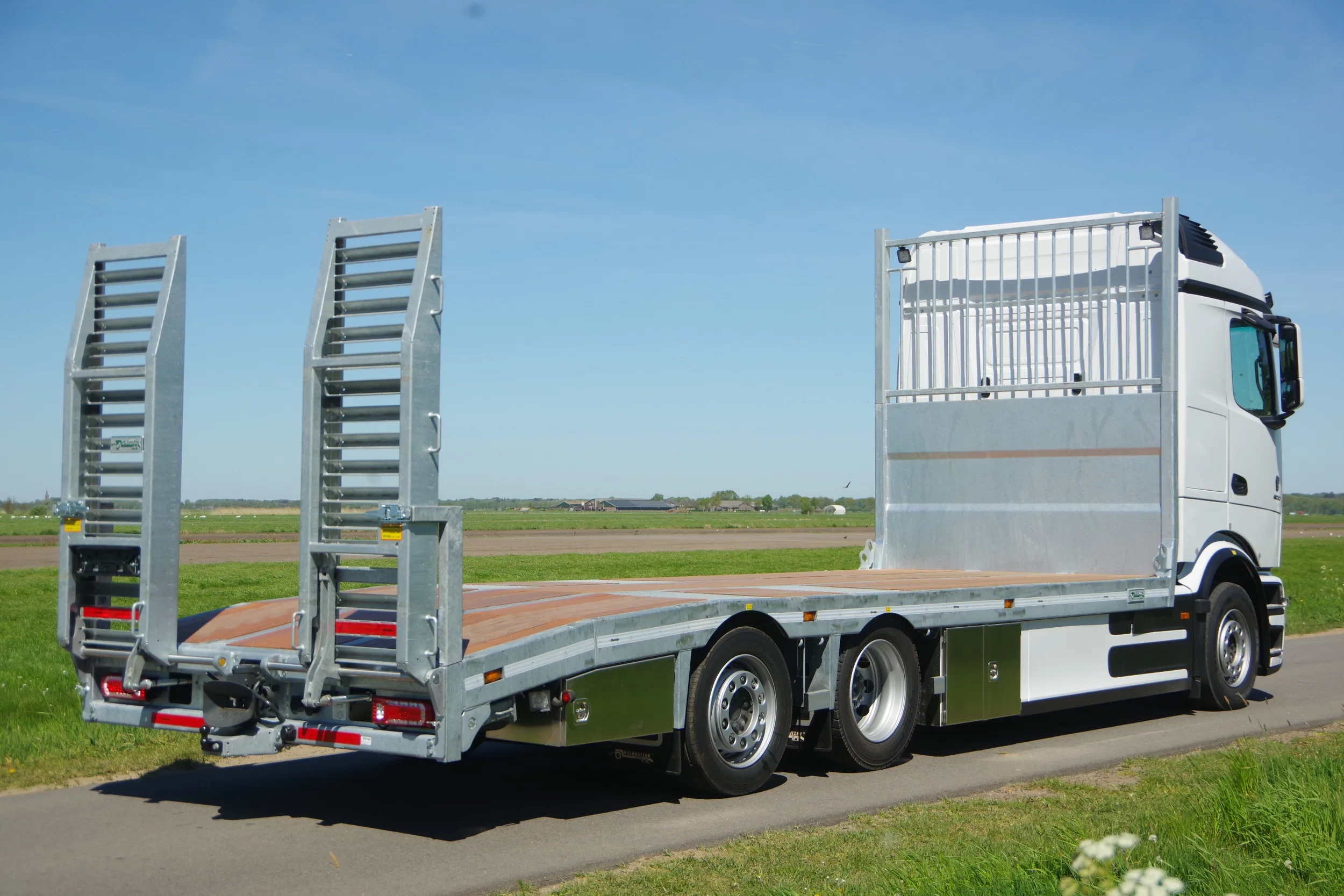 Mercedes-Benz Actros 2025 - 29-tons E-Actros E600 oprijwagen immagine 3