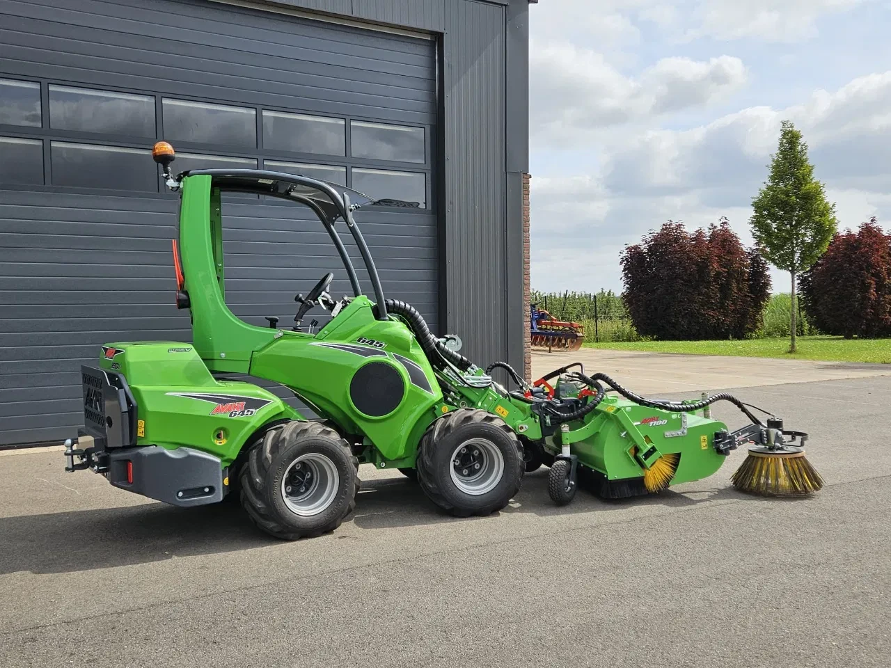 Avant 2025 - 645i Rental mini-shovel afbeelding 3