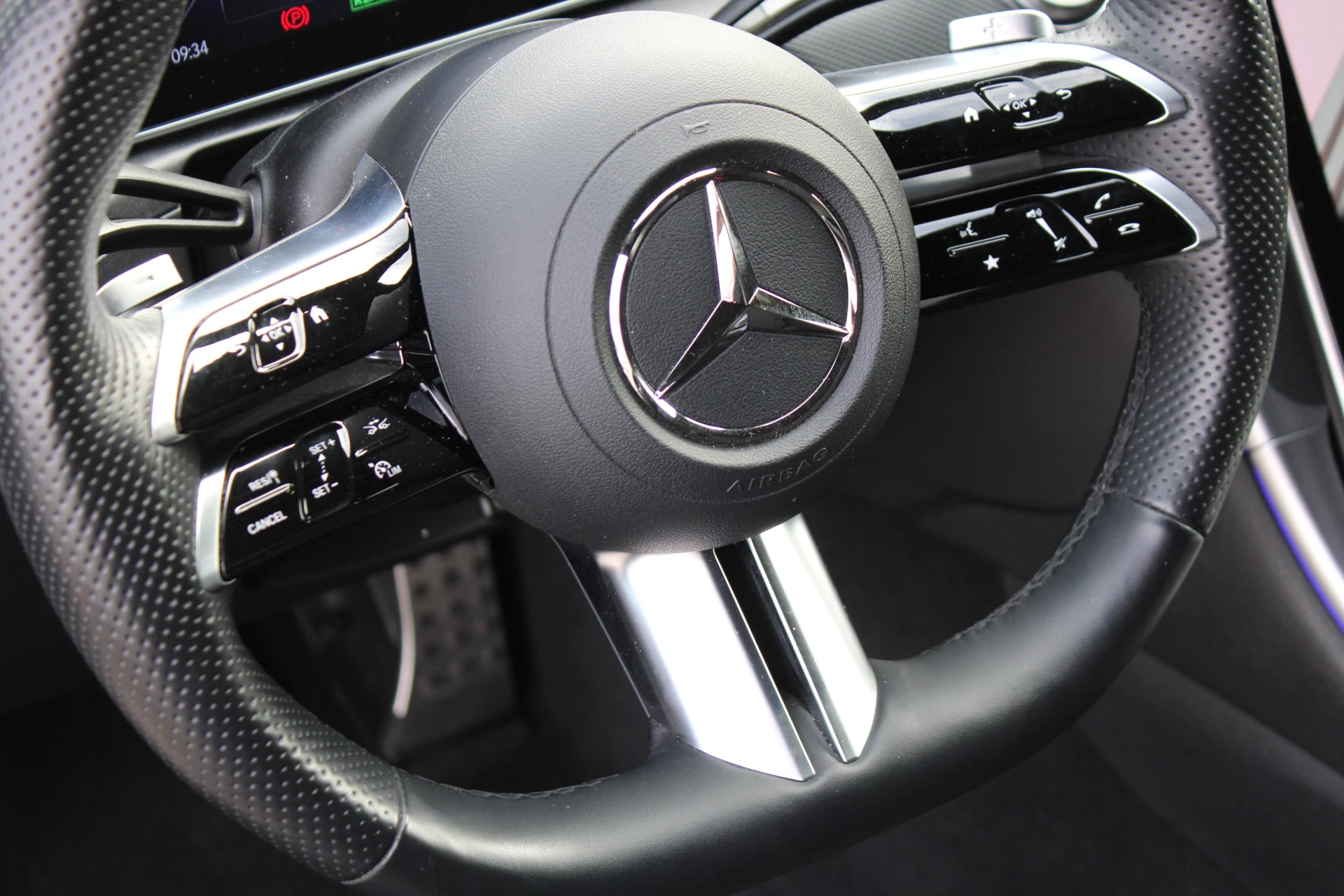 Mercedes-Benz C-Klasse 2023 - Estate 300e AMG Line NIGHT PAKKET DISTRONIC SFEER CARPLAY CAMERA MULTIBEAM 19'' afbeelding 12