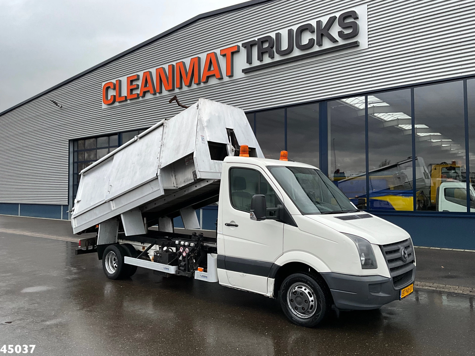 Volkswagen Crafter 2007 - 2.5 TDI Terberg zijlader Just 115.247 Km! afbeelding 1